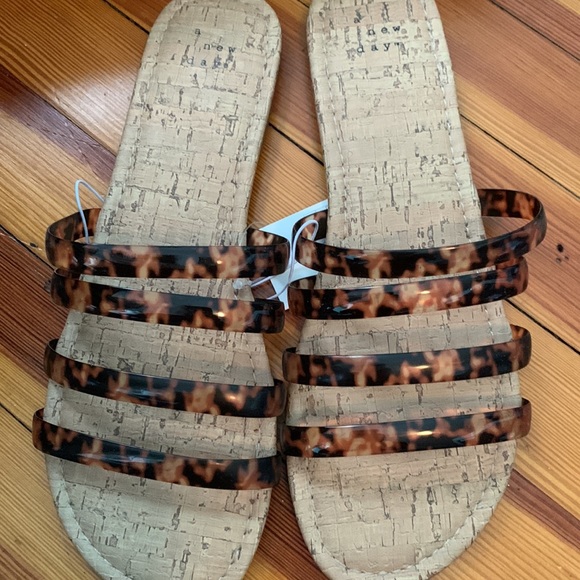 Sandals with Tortoise straps - Picture 3 of 3